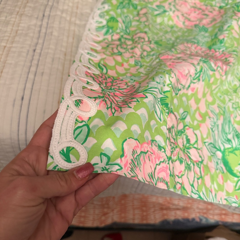Lilly Pulitzer - Picture 12 of 15